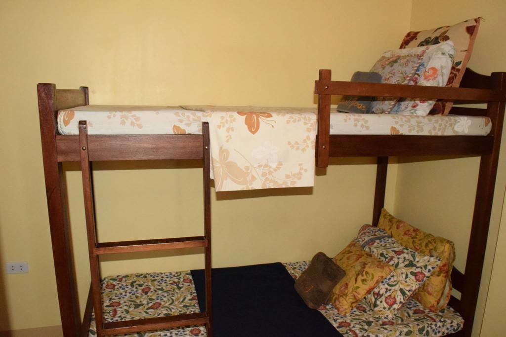 The Saint Joseph Residential Suites Lucena Phòng bức ảnh