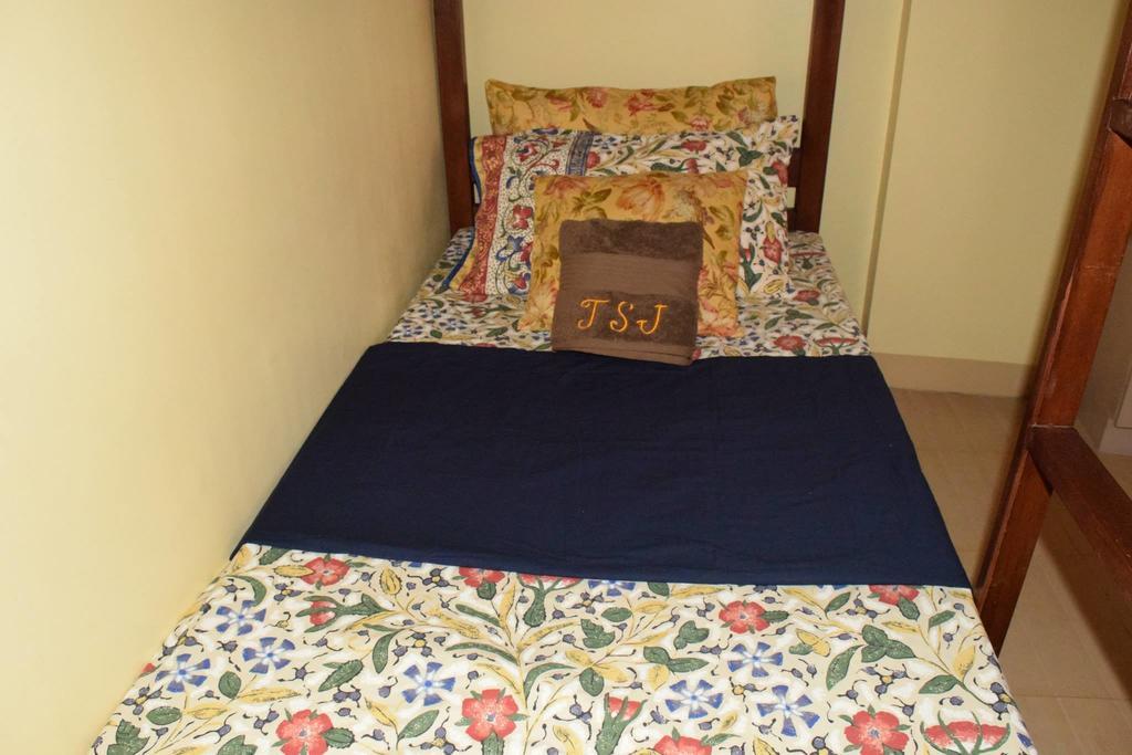 The Saint Joseph Residential Suites Lucena Phòng bức ảnh