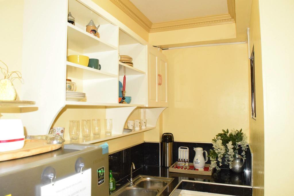 The Saint Joseph Residential Suites Lucena Phòng bức ảnh